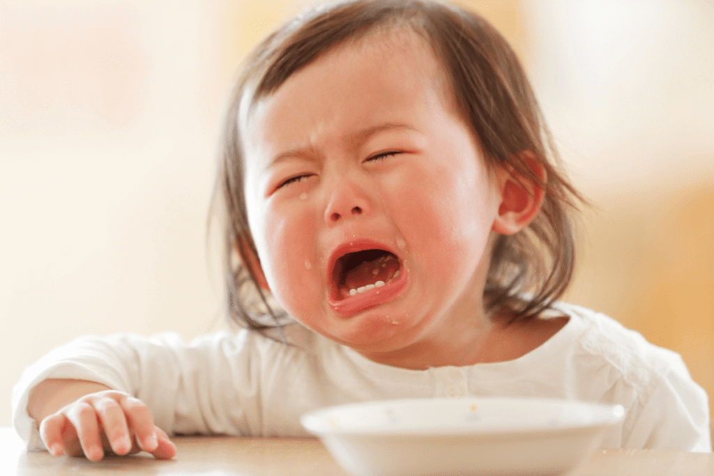 イヤイヤ期で子どもが泣いているのを英語でなだめる