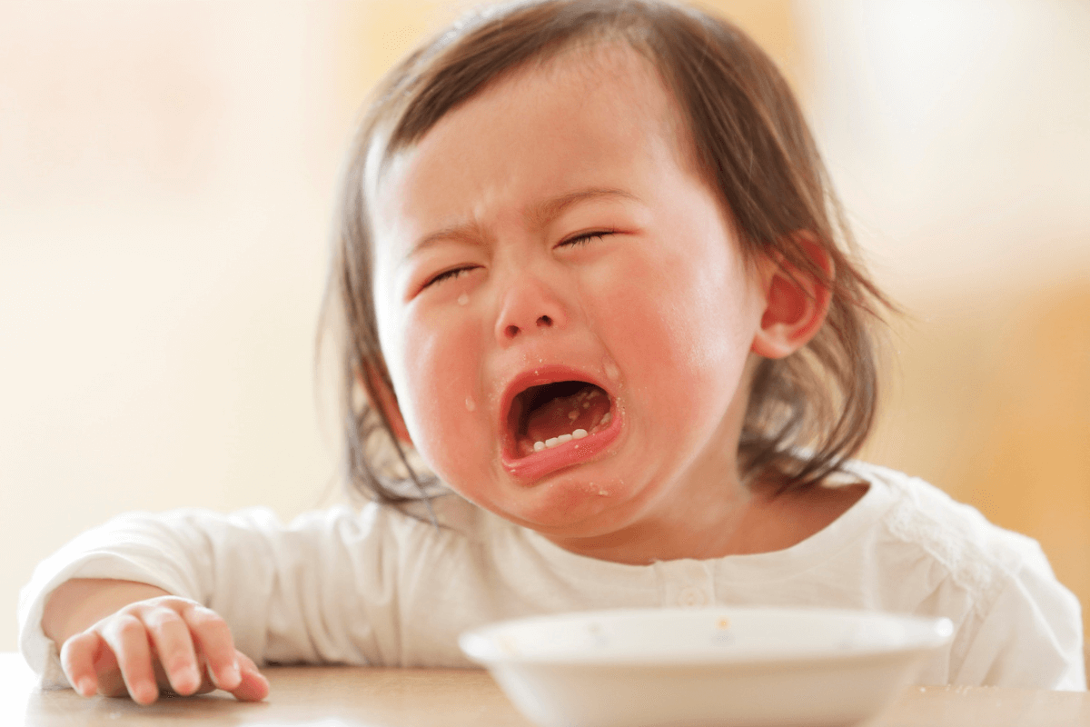 イヤイヤ期で子どもが泣いているのを英語でなだめる