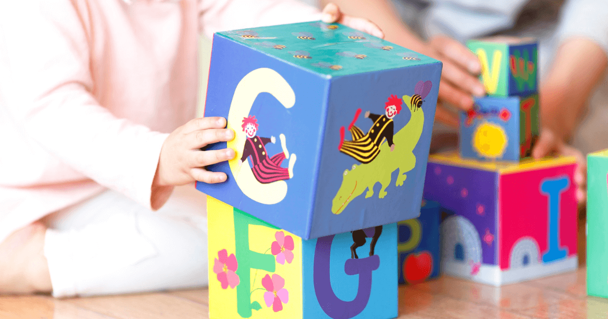 フォニックスを練習しているイメージ